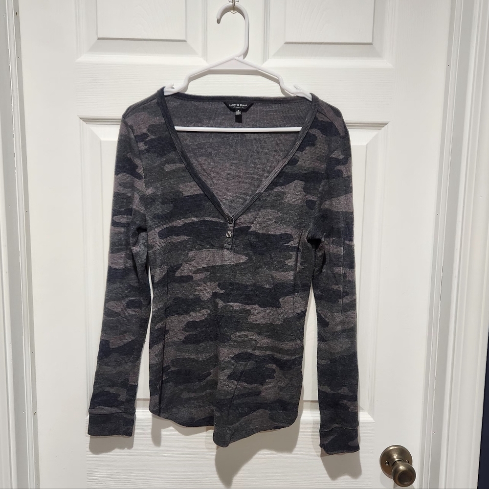 Lucky Brand Gray Camouflage V-Neck Henley Top